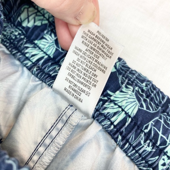 ✨Host Pick✨ Pineapple Print Swim Trunks - Picture 6 of 7